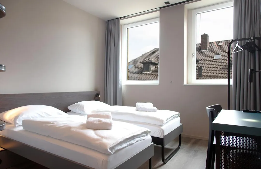Meininger Hotel Bremen Hauptbahnhof-1