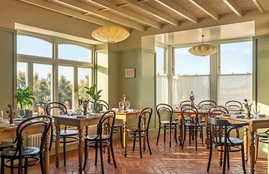 Fort Road Hotel-1