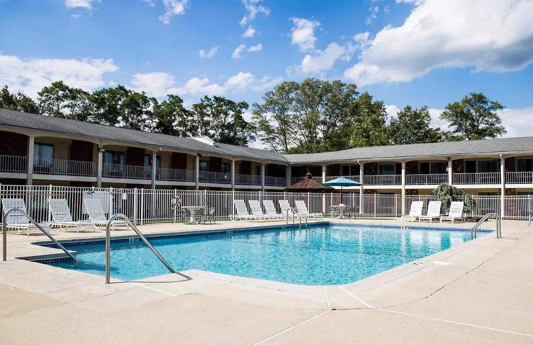 Crystal Inn Eatontown-1