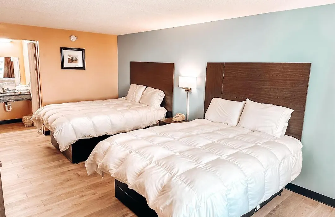 Laker Inn-1
