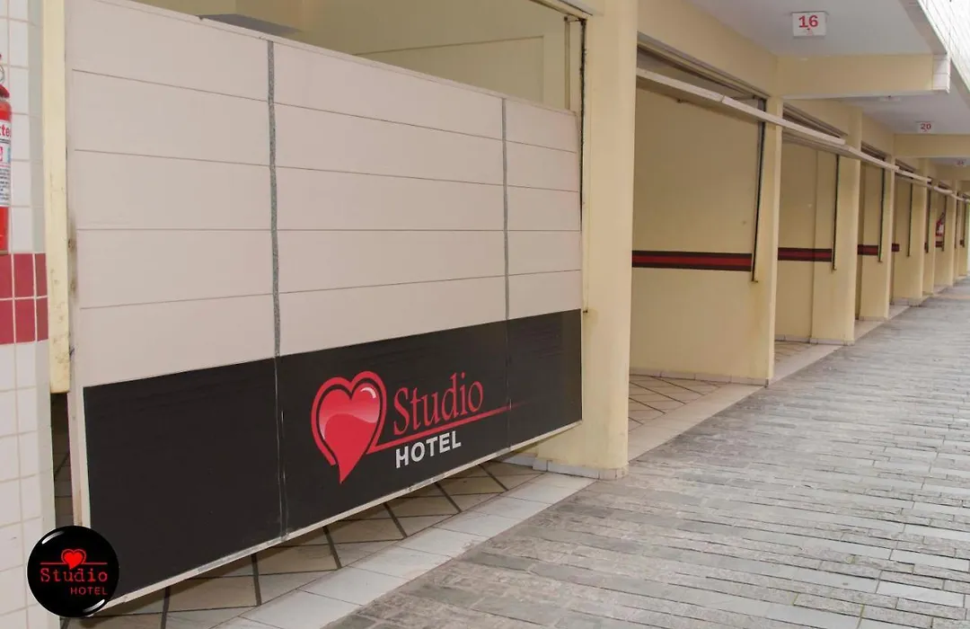 Studio Motel (Adults Only)-1