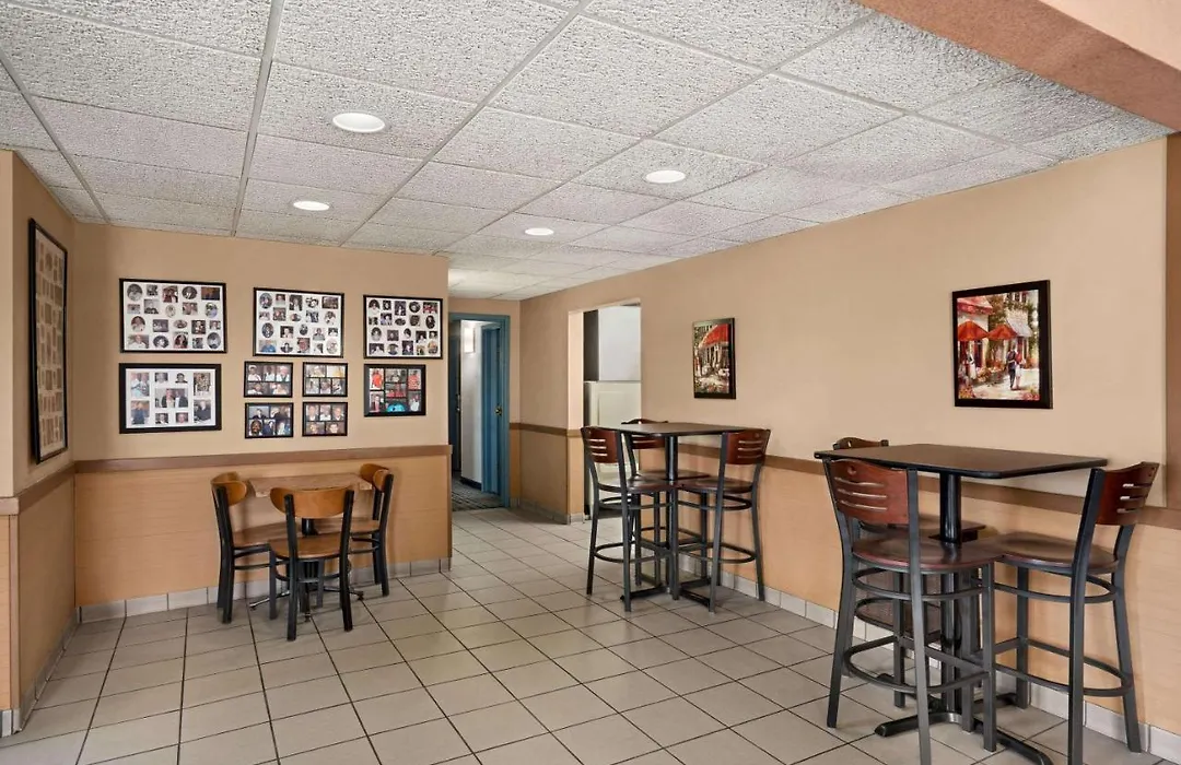 Days Inn By Wyndham Canastota Verona-1