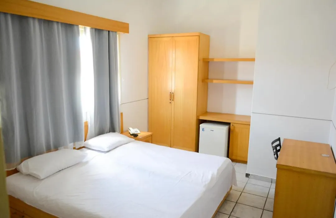 Hotel Villa Real-1