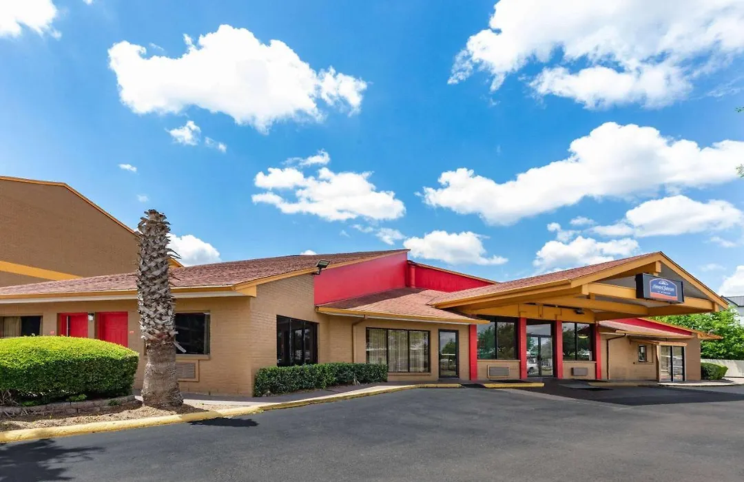Howard Johnson By Wyndham Houston Hobby Airport-1