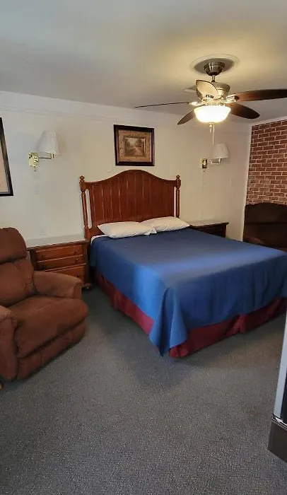 Husker Inn-1