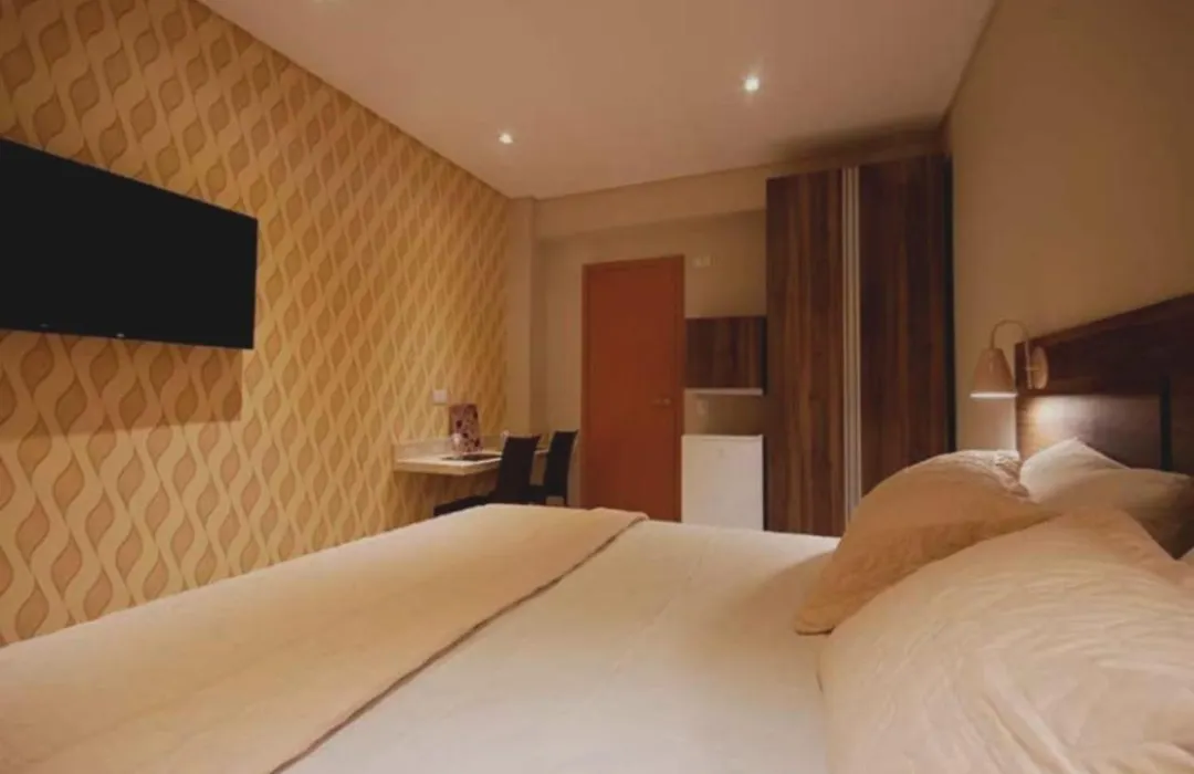 Guess Hotel & Motel-1