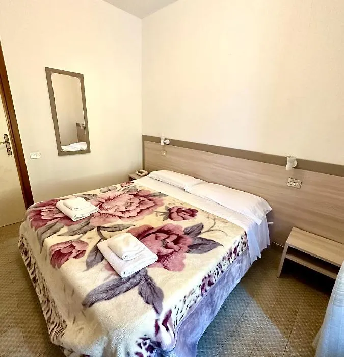 Hotel Aurora-1
