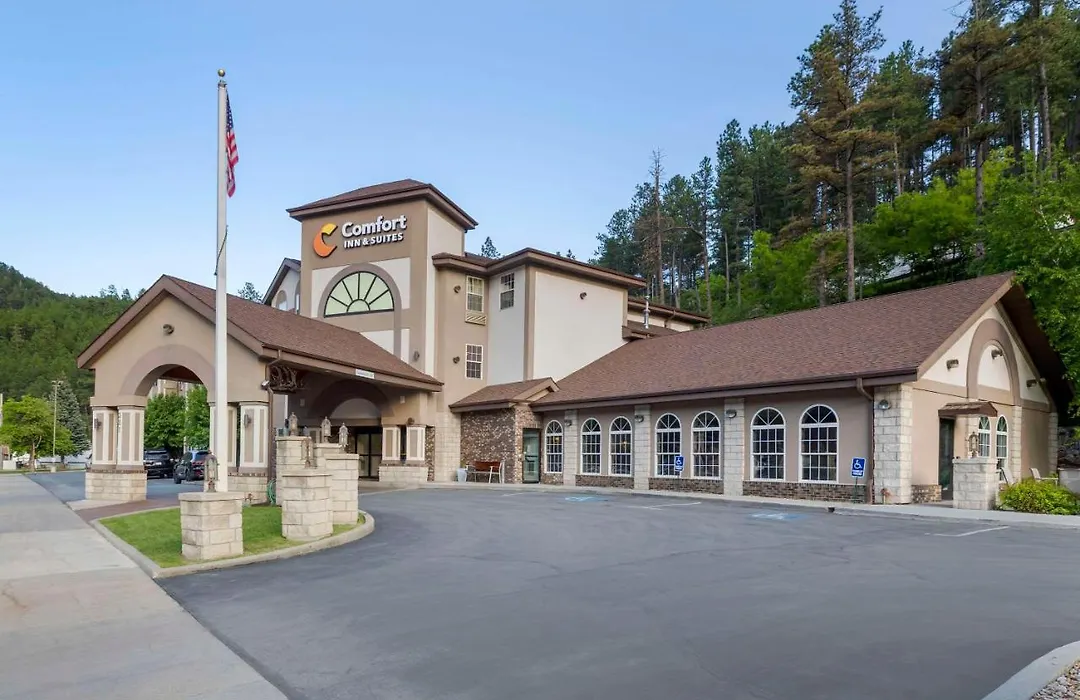 Comfort Inn & Suites Mt Rushmore-1
