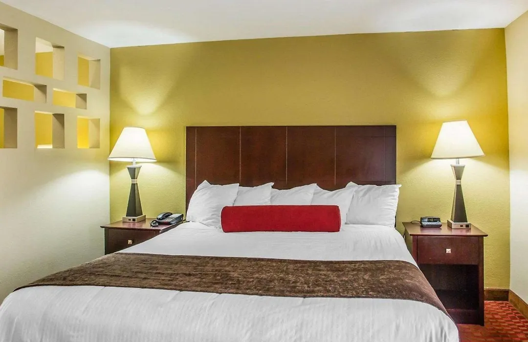 Quality Suites Nashville Airport-1