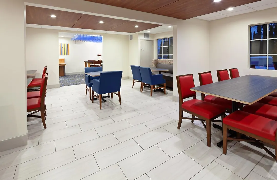 Holiday Inn Express Hotel & Suites San Diego-Escondido By Ihg-1