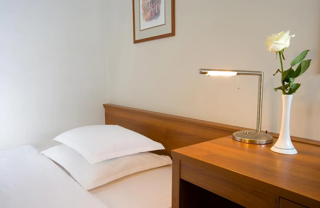 Hotel Laguna Zagreb-1