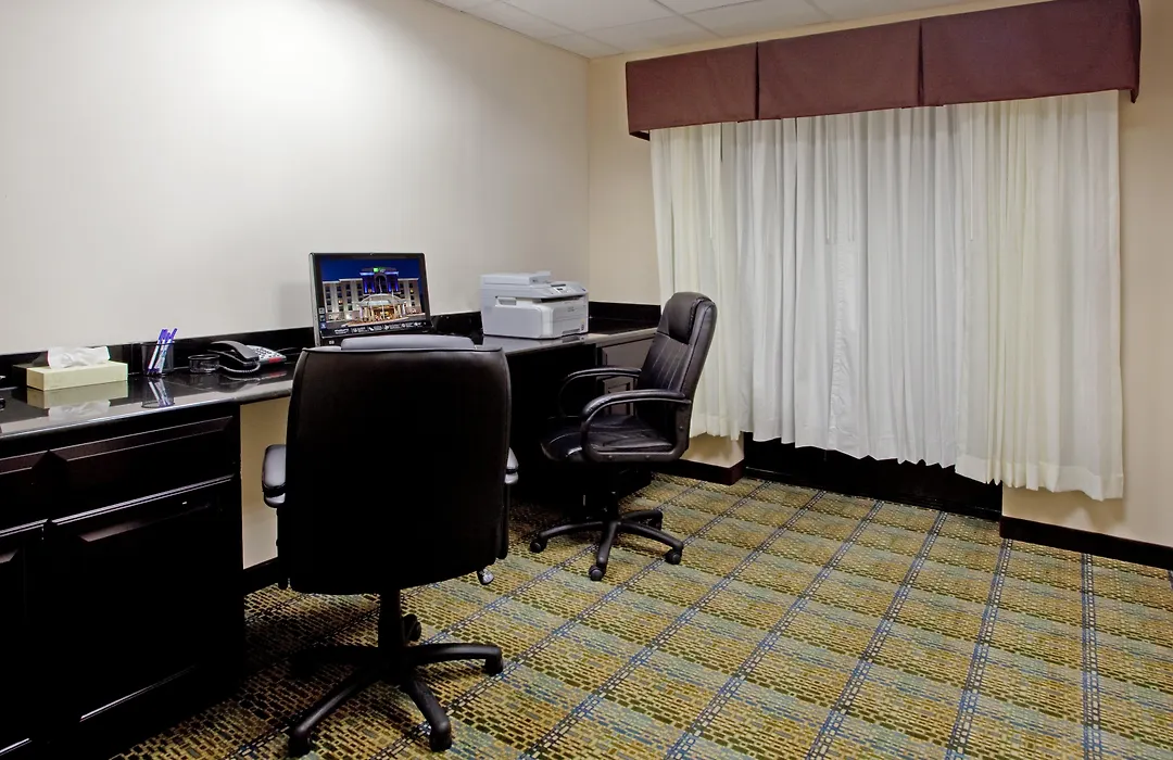 Holiday Inn Express Hotel & Suites Hope Mills-Fayetteville Airport By Ihg-1