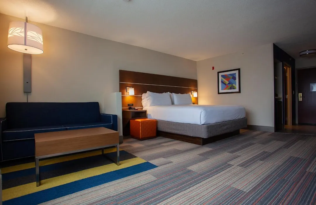 Holiday Inn Express & Suites Atlanta Perimeter Mall Hotel By Ihg-1