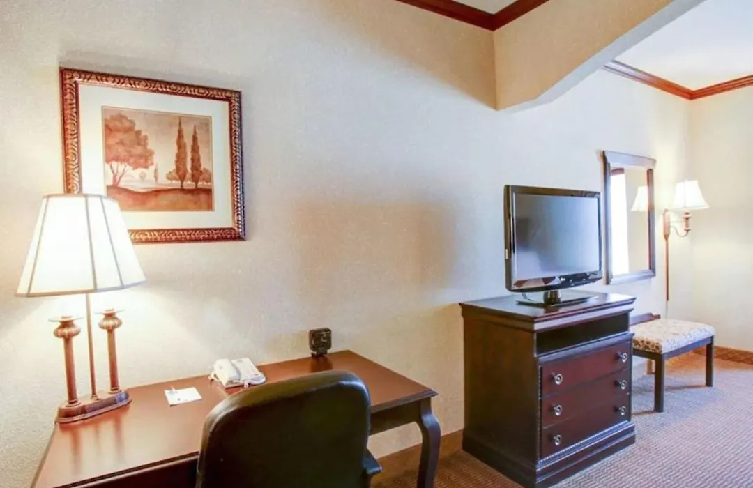 Comfort Suites University Drive-1