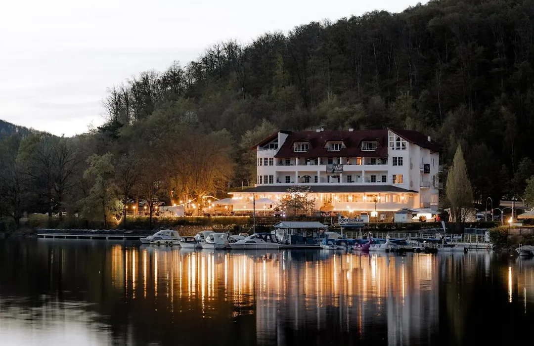 Terrassenhotel Edertal-1