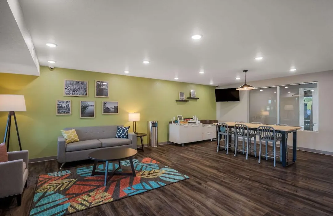 Woodspring Suites Milwaukee - Menomonee Falls-1