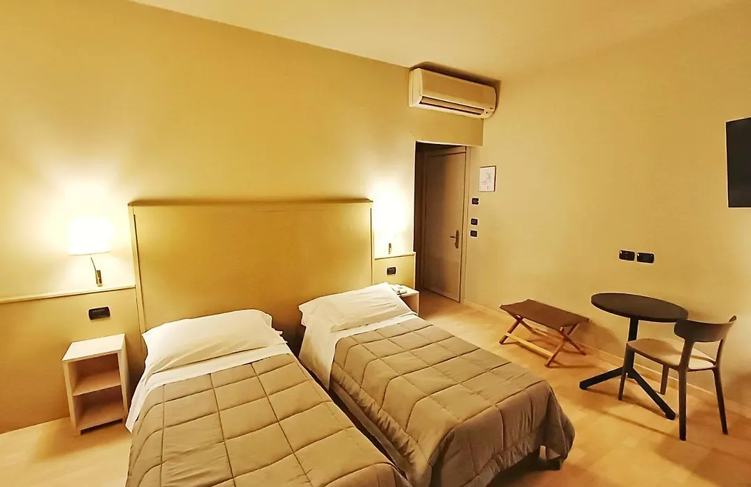 Hotel Corallo Rimini-1