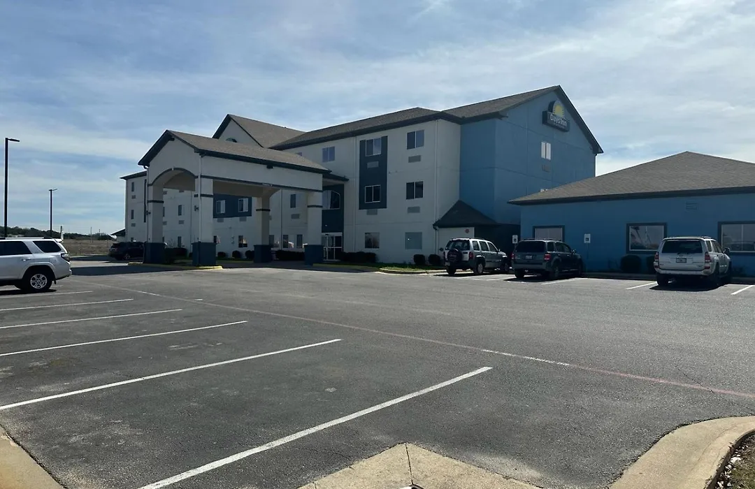 Days Inn By Wyndham Copperas Cove-1