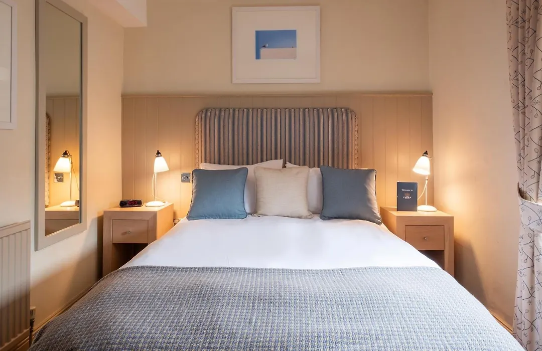 Crown Hotel-1