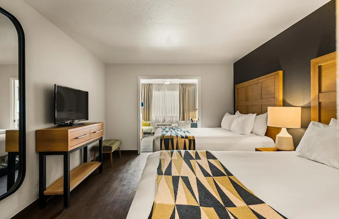 Oxford Suites Redding-1