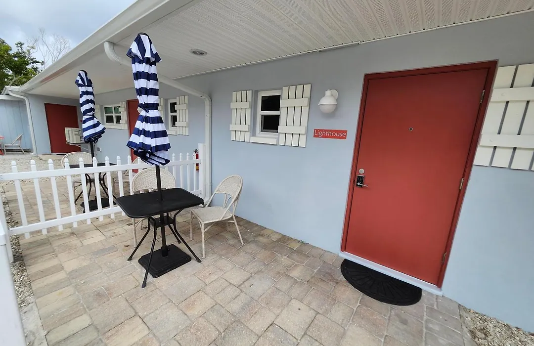 Sunshine Island Inn - Adults Only-1