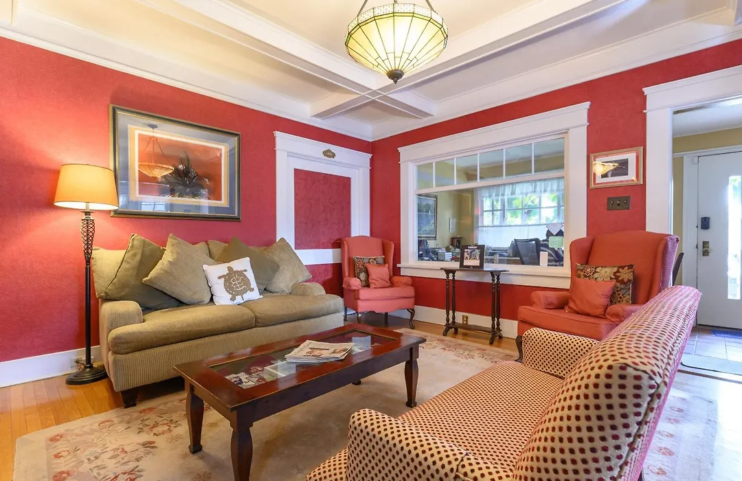 Beachrunners Inn-1