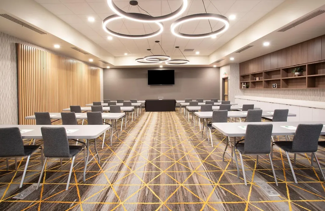 Holiday Inn Glendale - Stadium & Ent Dist By Ihg-1
