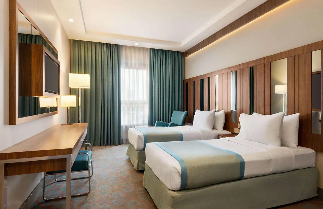 Ramada By Wyndham Makkah Zad Al Tayseer-1