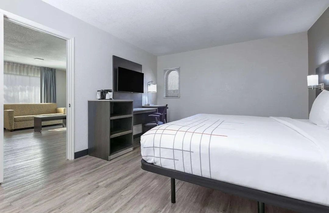 La Quinta Inn By Wyndham Dallas Uptown-1