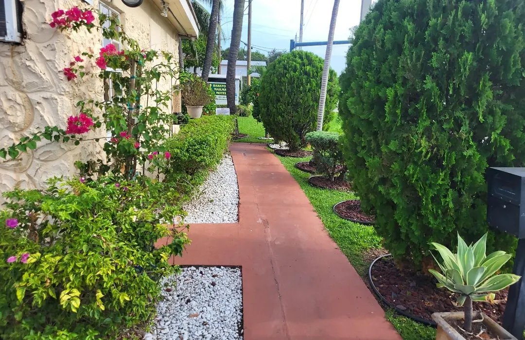 Barefoot Mailman Motel-1