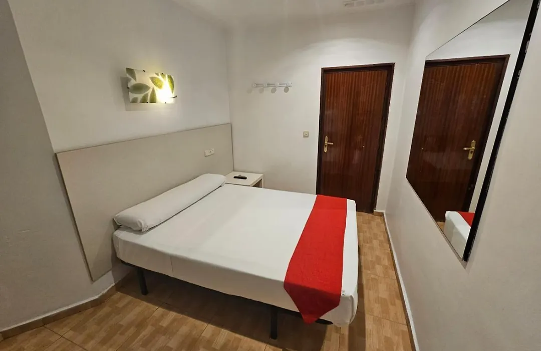 Hostal Las Vegas-1