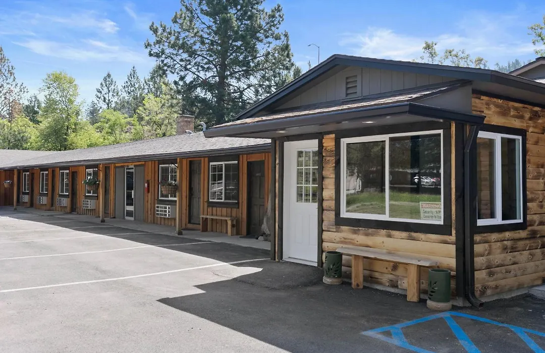 Lake Village Lodge-1