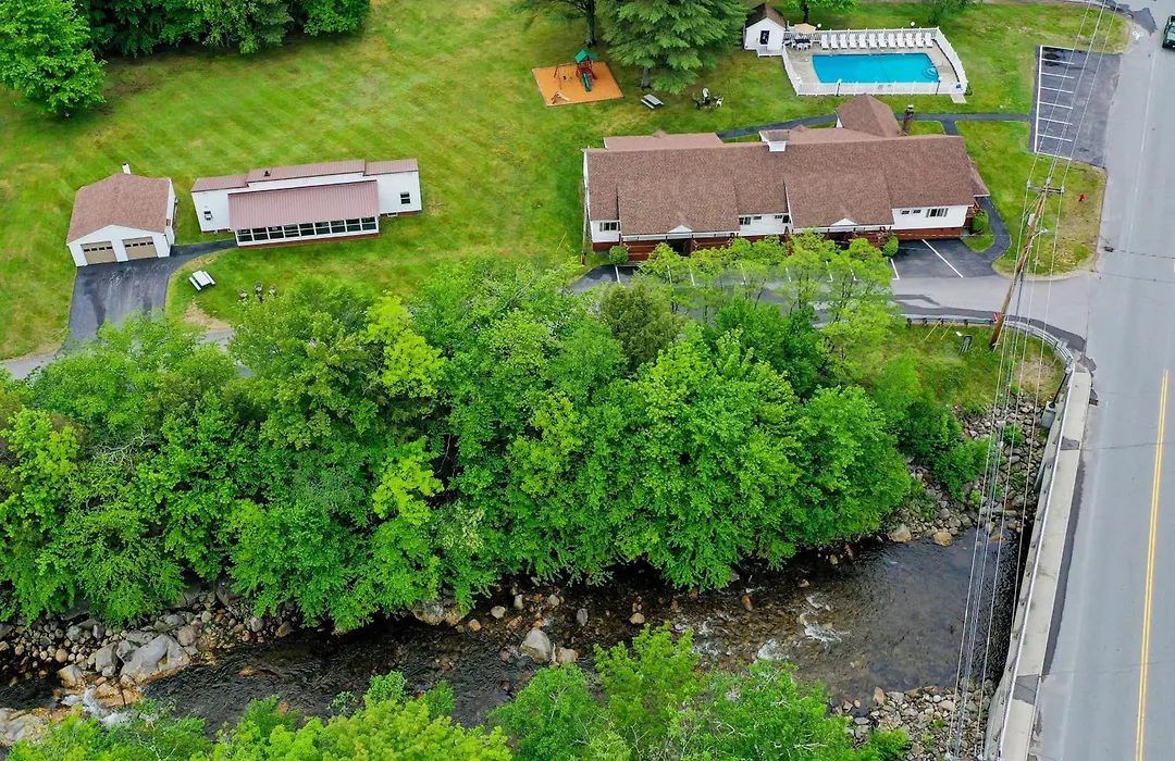 Riverbank Motel And Cabins Managed By First Chair Destinations-1