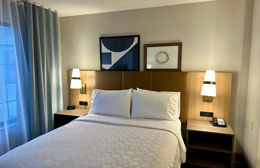 Staybridge Suites Milwaukee West-Oconomowoc By Ihg-1