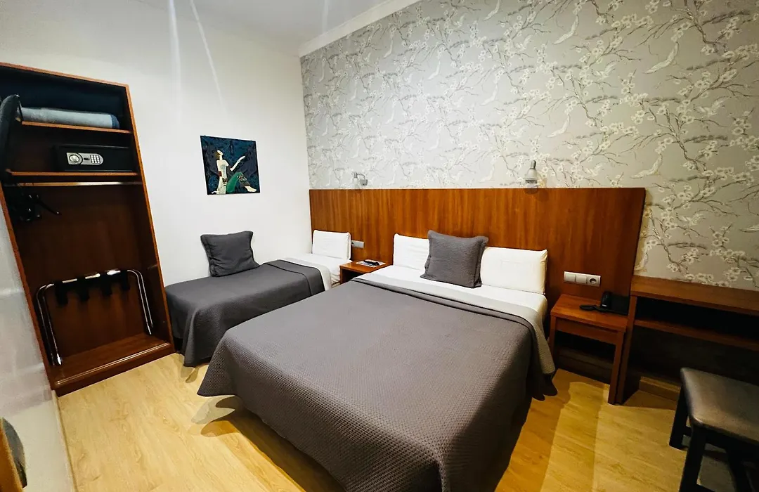 Ciudad Condal Hostal - Paseo de Gracia-1