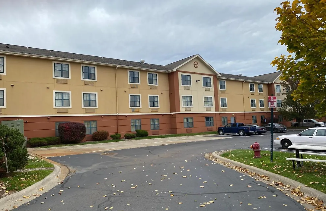 Suburban Studios Auburn Hills - Detroit-1