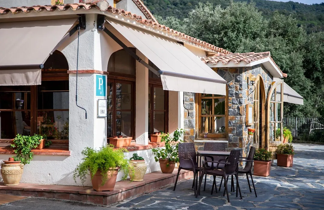 Hostal Montserrat-1