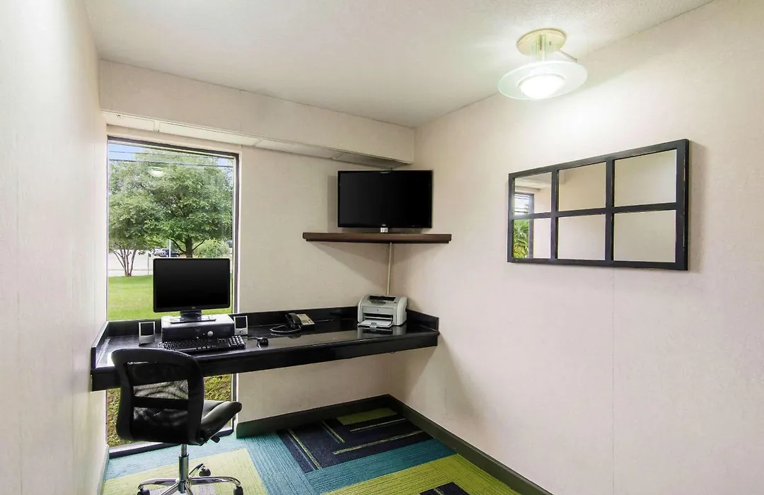 Quality Inn Near University Of Mobile-1