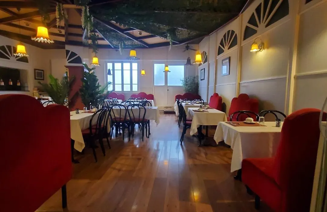 Hotel Bar Restaurant Saint Paul-1
