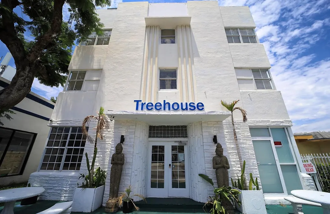 Treehouse Hotel-1