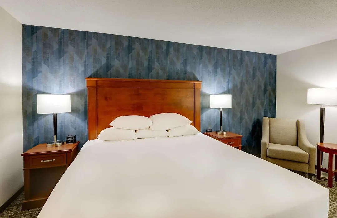Drury Inn & Suites St. Louis St. Peters-1