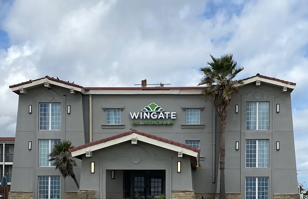 Wingate By Wyndham Galveston Beachfront At The Seawall-1
