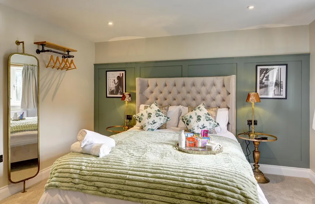 The Bridge House Henley-1