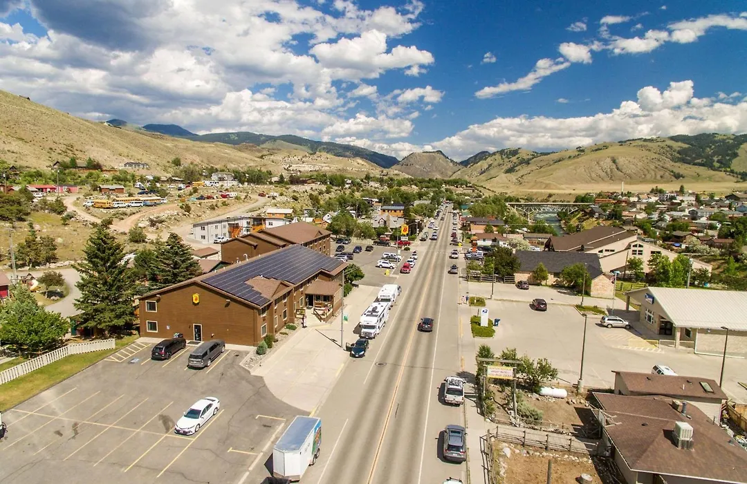 Super 8 By Wyndham Gardiner/Yellowstone Park Area-1
