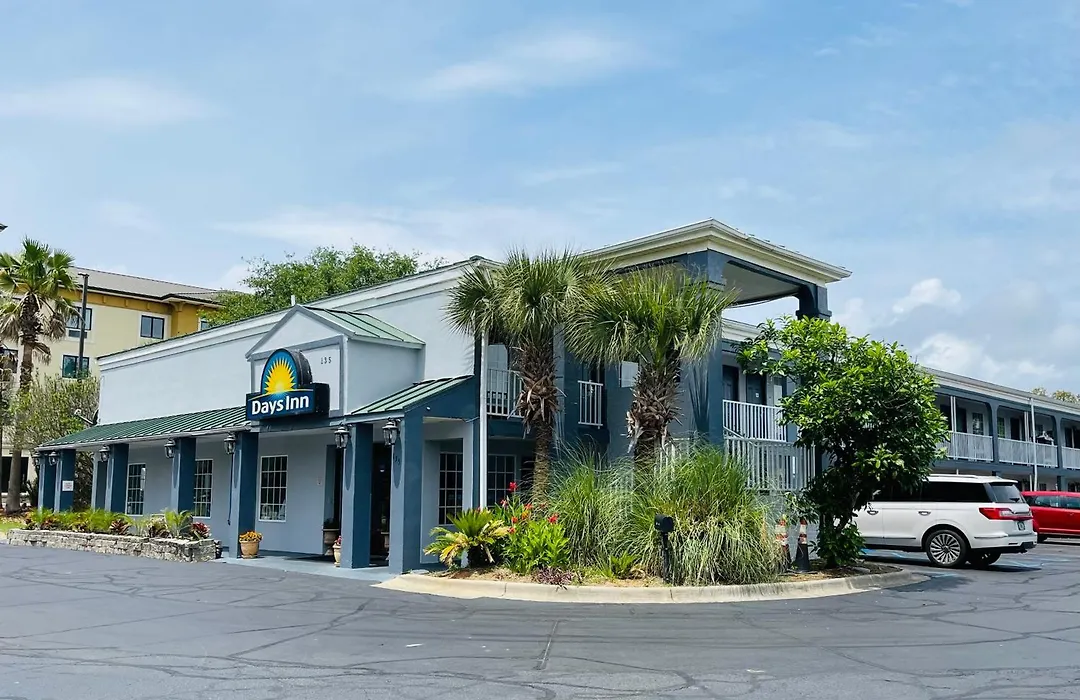 Days Inn By Wyndham Fort Walton Beach-1