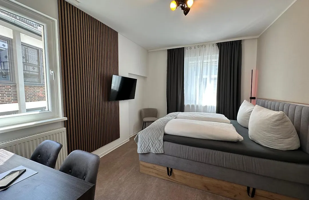 Hotel Emilia-1
