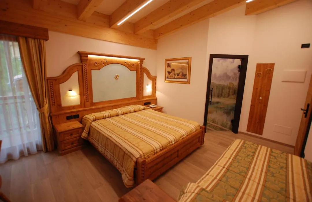 Hotel Chalet Alaska-1