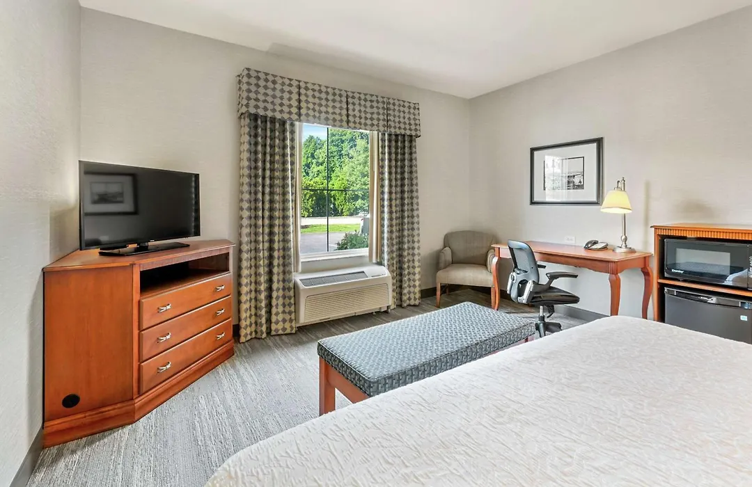 Hampton Inn & Suites Mystic-1