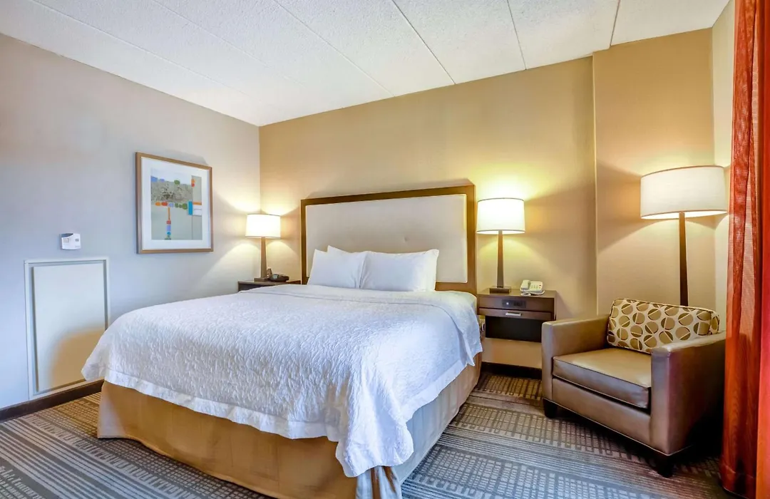Hampton Inn Boston-Norwood-1