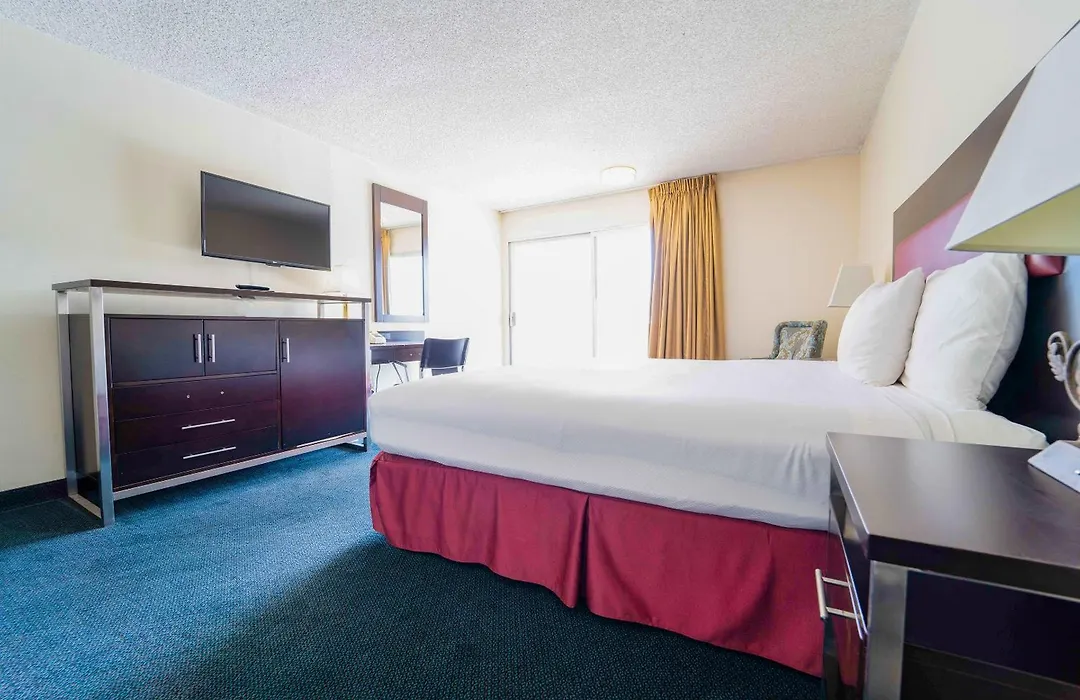 Royal Plaza Inn-1